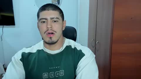 Snapshot of baltazardupont chatting on 10-29-25, 02:58 Andres - online show from 10-29-25, 02:58