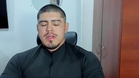 Snapshot of baltazardupont chatting on 11-14-25, 10:47 Andres - online show from 11-14-25, 10:47