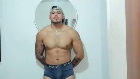 Snapshot of baltazardupont chatting on 11-24-25, 11:21 Andres - online show from 11-24-25, 11:21