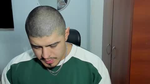 Snapshot of baltazardupont chatting on 11-26-25, 11:22 Andres - online show from 11-26-25, 11:22