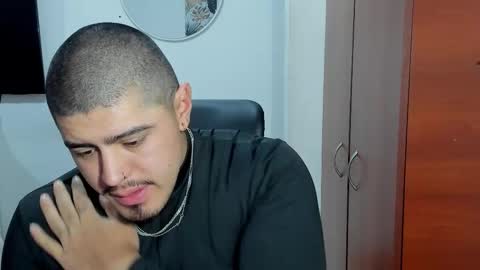 Snapshot of baltazardupont chatting on 11-28-25, 11:02 Andres - online show from 11-28-25, 11:02