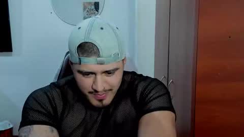 Snapshot of baltazardupont chatting on 12-16-25, 01:32 Andres - online show from 12-16-25, 01:32