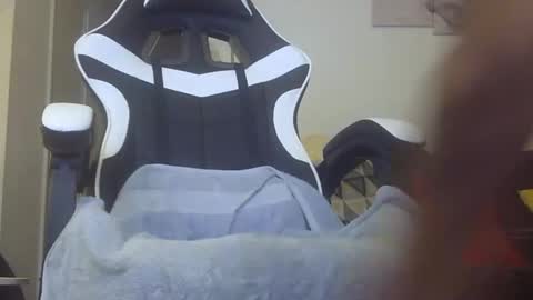 b online show from 11-15-25, 02:31