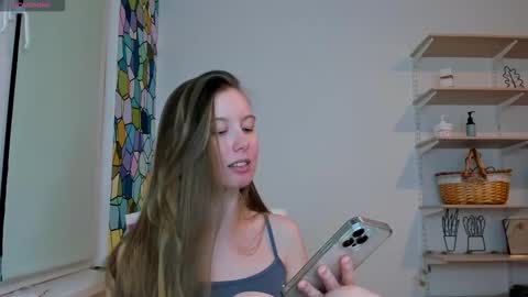 Snapshot of bam_bi chatting on 10-23-25, 09:24 Kira online show from 10-23-25, 09:24