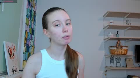 Snapshot of bam_bi chatting on 10-28-25, 09:39 Kira online show from 10-28-25, 09:39