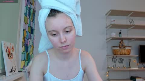 Snapshot of bam_bi chatting on 12-15-25, 03:05 Kira online show from 12-15-25, 03:05