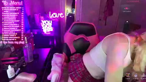 Snapshot of bambibimbosparkles chatting on 05-19-26, 02:51 Bambi Sparkles TS online show from 05-19-26, 02:51