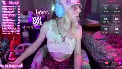 Snapshot of bambibimbosparkles chatting on 06-21-26, 04:15 Bambi Sparkles TS online show from 06-21-26, 04:15
