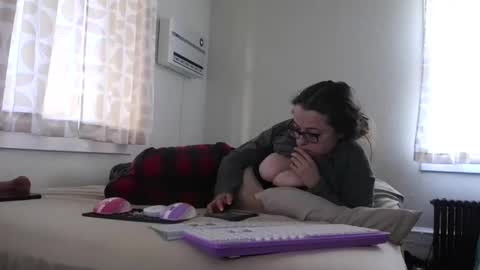 bambiboo8113 online show from 12-04-25, 08:06