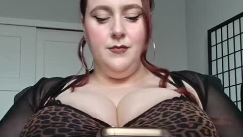 Snapshot of bambixxlynn chatting on 06-11-26, 11:25 bambixxlynn online show from 06-11-26, 11:25