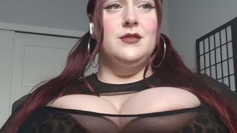 Snapshot of bambixxlynn chatting on 06-25-26, 10:58 bambixxlynn online show from 06-25-26, 10:58