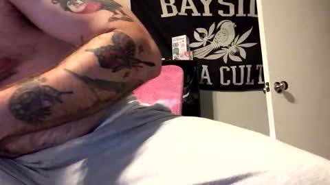 Snapshot of bambooapples87 chatting on 10-16-25, 01:34 bambooapples87 online show from 10-16-25, 01:34