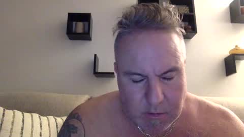 banana5289 online show from 02-11-25, 08:42