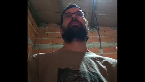 Ezequiel online show from 10-16-25, 01:28