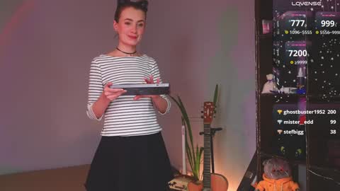 Ellen and  online show from 12-02-24, 05:59