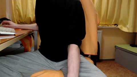 Snapshot of banschie chatting on 01-04-25, 11:06 online show from 01-04-25, 11:06