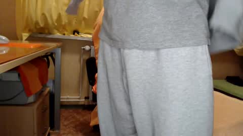 Snapshot of banschie chatting on 03-09-25, 10:08 online show from 03-09-25, 10:08