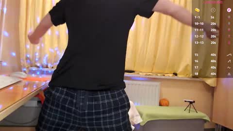 Snapshot of banschie chatting on 10-05-25, 06:17 online show from 10-05-25, 06:17