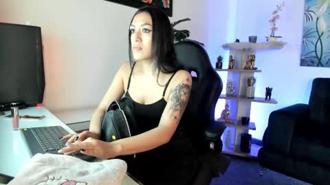 Snapshot of baphy_baby chatting on 10-15-25, 07:25 Gabi online show from 10-15-25, 07:25