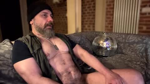 Snapshot of barba71 chatting on 02-09-25, 05:29 Military man 69 online show from 02-09-25, 05:29