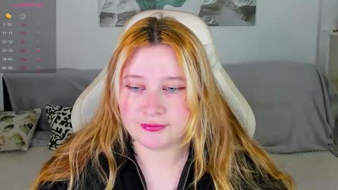 Snapshot of barbara_ferrarri chatting on 11-27-25, 08:27 Barbara online show from 11-27-25, 08:27