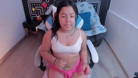 Snapshot of barbara_honey chatting on 01-04-25, 12:38 Barbara online show from 01-04-25, 12:38
