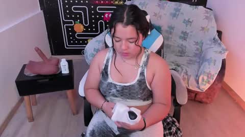 Snapshot of barbara_honey chatting on 02-15-25, 06:44 Barbara online show from 02-15-25, 06:44