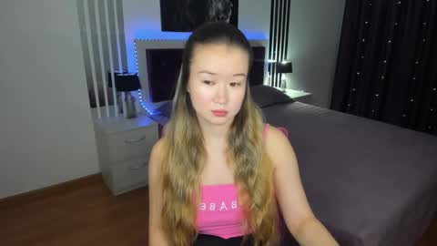 Snapshot of barbaramiles chatting on 12-18-24, 09:58 Barbara online show from 12-18-24, 09:58