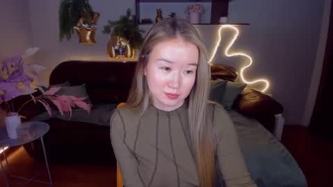 Snapshot of barbaramiles chatting on 02-15-25, 01:16 Barbara online show from 02-15-25, 01:16