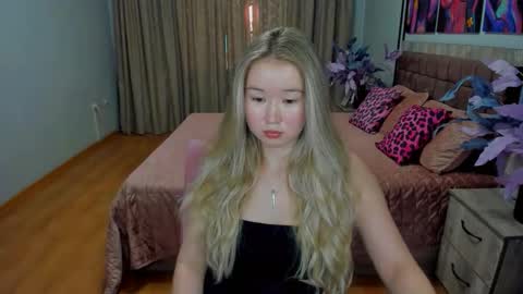 Snapshot of barbaramiles chatting on 09-21-25, 10:39 Barbara online show from 09-21-25, 10:39