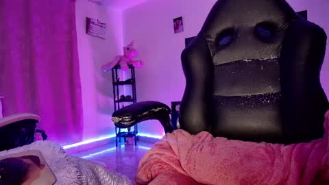 Snapshot of barbie20_ chatting on 06-11-26, 10:24 sexy Barbie online show from 06-11-26, 10:24