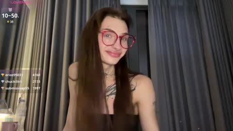 Snapshot of barbie_bi chatting on 12-18-24, 01:02 My name is Molly. Please say hello I like talking to you. If you have any wishes or obscene desires please use the tip menu online show from 12-18-24, 01:02
