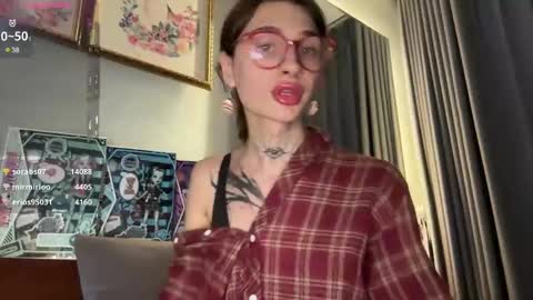 Snapshot of barbie_bi chatting on 12-28-24, 10:58 My name is Molly. Please say hello I like talking to you. If you have any wishes or obscene desires please use the tip menu online show from 12-28-24, 10:58