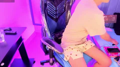          I work from home this is my room 3 online show from 04-02-26, 07:28