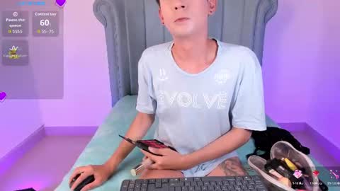          I work from home this is my room 3 online show from 06-21-26, 07:33