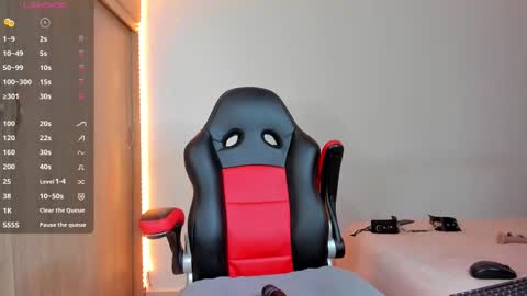 Nicolle  online show from 11-14-25, 05:50