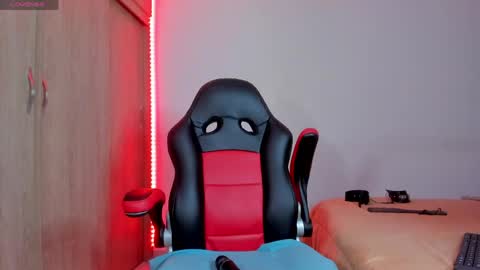 Nicolle  online show from 04-17-26, 05:10