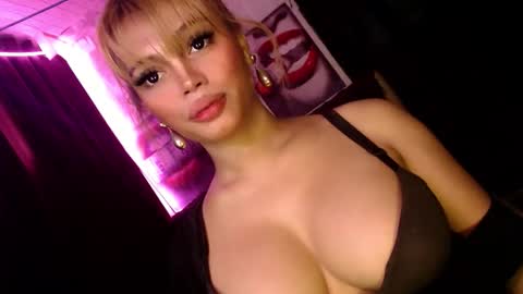 Snapshot of barbie_ivana chatting on 11-30-25, 01:42 barbei online show from 11-30-25, 01:42