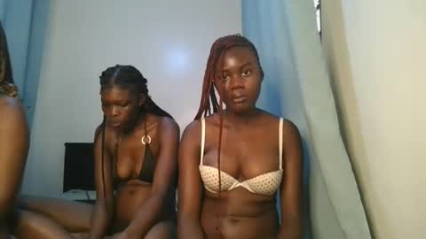 queen online show from 11-25-25, 01:33