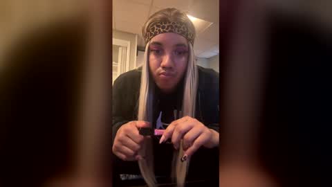 Snapshot of barbiegutzfan3 chatting on 03-05-26, 12:34 Tsbaby301 online show from 03-05-26, 12:34
