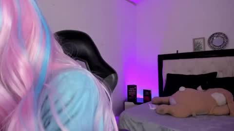 Barbie... online show from 12-04-25, 04:55