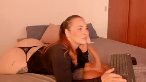 Snapshot of barbiieroberts chatting on 07-22-26, 02:53 B A R B I E R O B E R T S online show from 07-22-26, 02:53