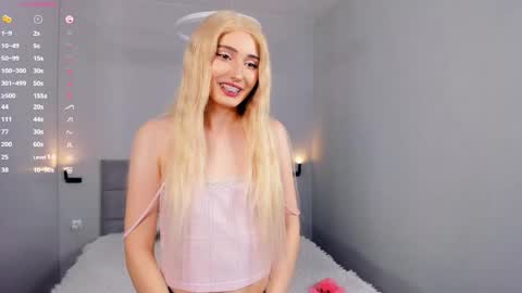 Mia online show from 05-30-26, 02:47