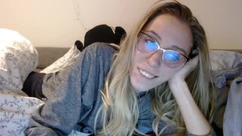 Lena online show from 03-25-26, 06:47