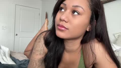 Snapshot of baristachicka28 chatting on 01-25-25, 06:24 chicka online show from 01-25-25, 06:24