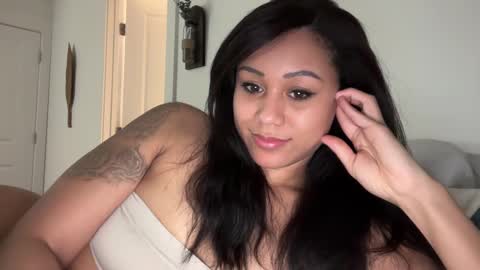 Snapshot of baristachicka28 chatting on 02-08-25, 03:52 chicka online show from 02-08-25, 03:52