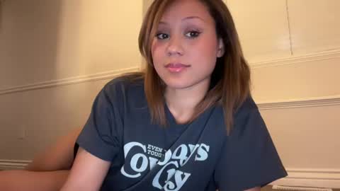 Snapshot of baristachicka28 chatting on 07-18-26, 06:39 chicka online show from 07-18-26, 06:39