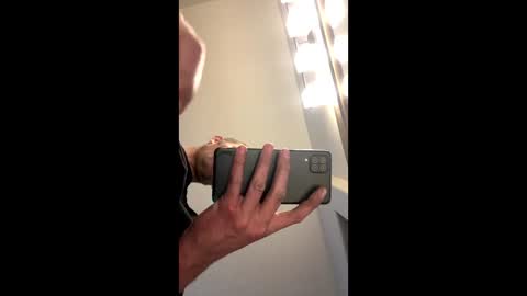 Snapshot of barniemay1 chatting on 01-28-25, 07:21 barniemay1 online show from 01-28-25, 07:21