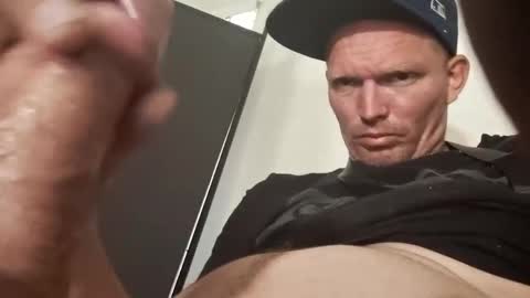 Snapshot of barniemay1 chatting on 03-08-25, 03:02 barniemay1 online show from 03-08-25, 03:02