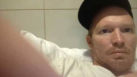 Snapshot of barniemay1 chatting on 07-28-26, 06:42 barniemay1 online show from 07-28-26, 06:42
